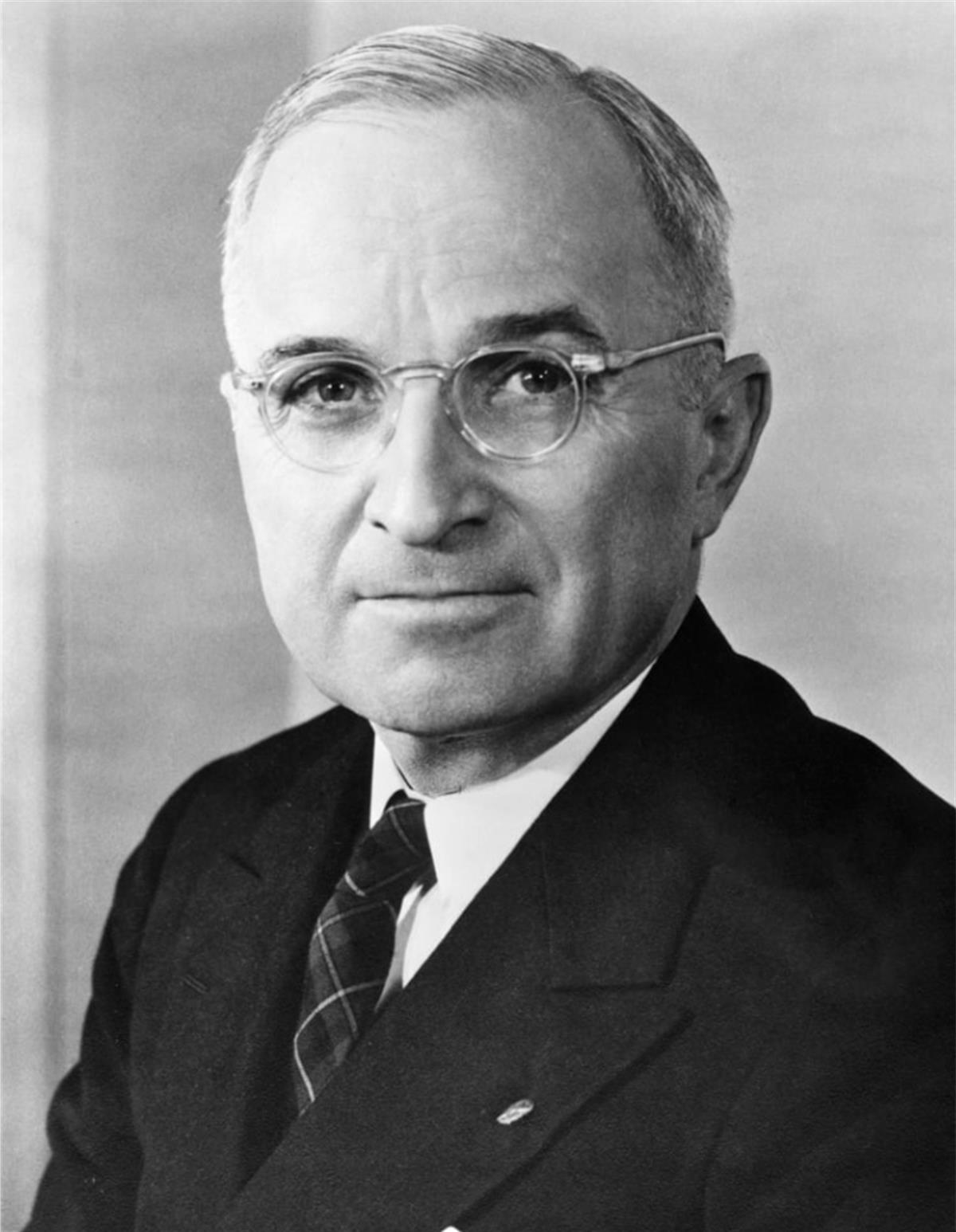 Profil Singkat: Harry S. Truman, Presiden Amerika Serikat yang ke-33.