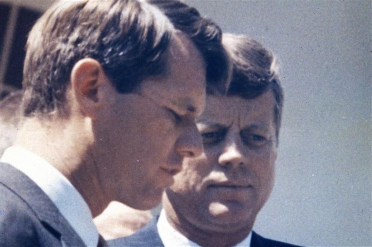 JFK dikirim ke rumah sakit setelah ditembak